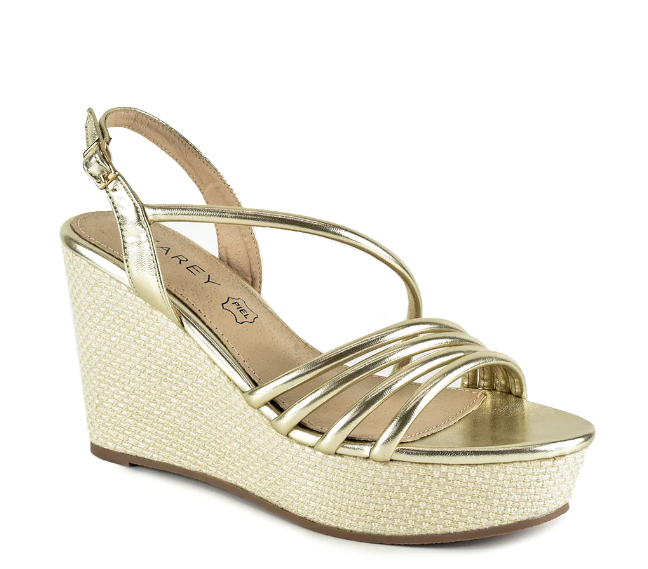 AZAREY Keilabsatzschuhe mit goldenem Riemchen und Lederfußbett