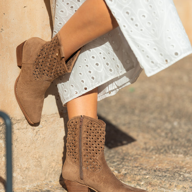 Buonarotti Camel Suedine Westernstiefel mit Flechtdetails