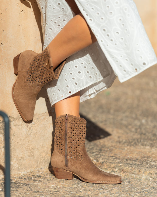 Buonarotti Camel Suedine Westernstiefel mit Flechtdetails