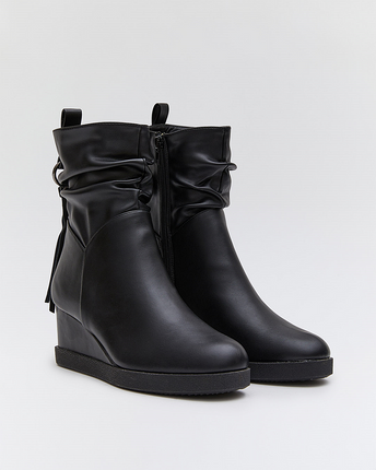 Buonarotti Stiefelette Schwarz Schnalle Fransen