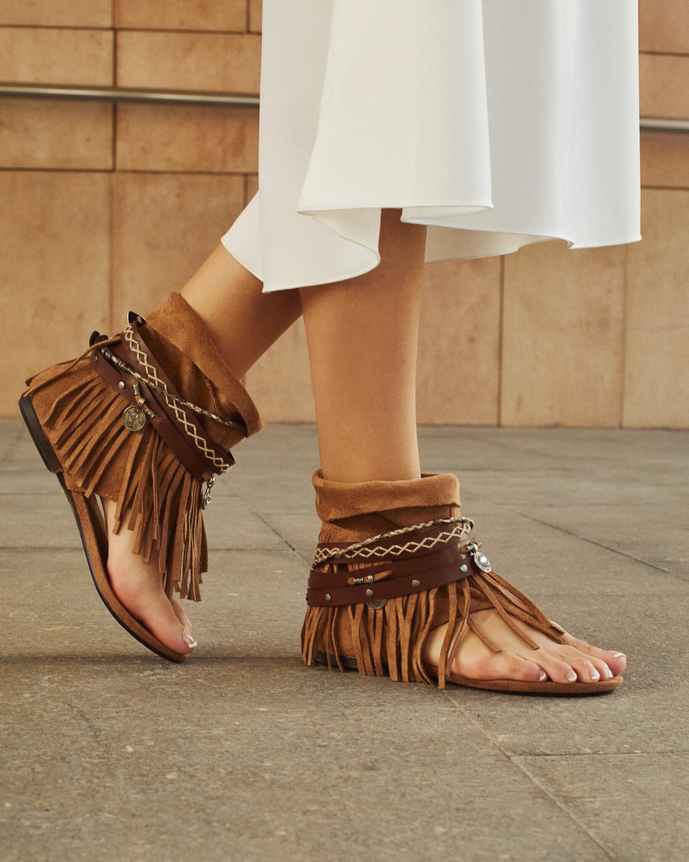 Buonarotti Ibiza Sandalen Kamel Wildleder Schnalle Fransen