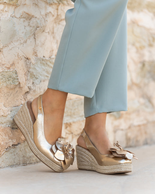 Buonarotti Keilabsatz Sandalen Gold Blume