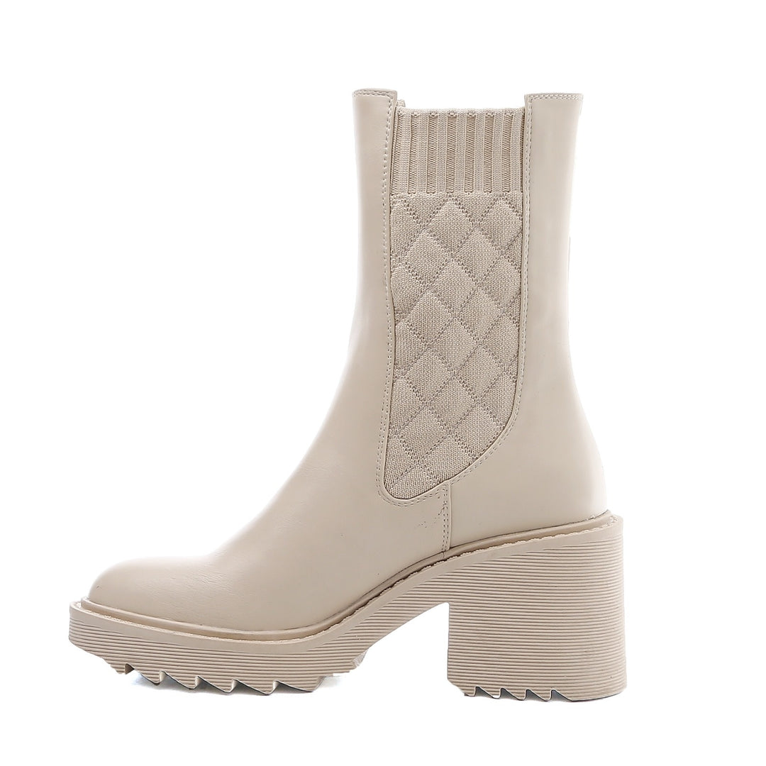 Smile Favorites Chelsea-Nähte mit Absatz Beige