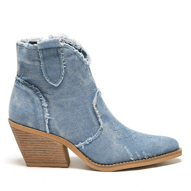 Smile Favorites Kurze Cowboystiefel Blaue Jeans