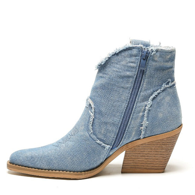 Smile Favorites Kurze Cowboystiefel Blaue Jeans