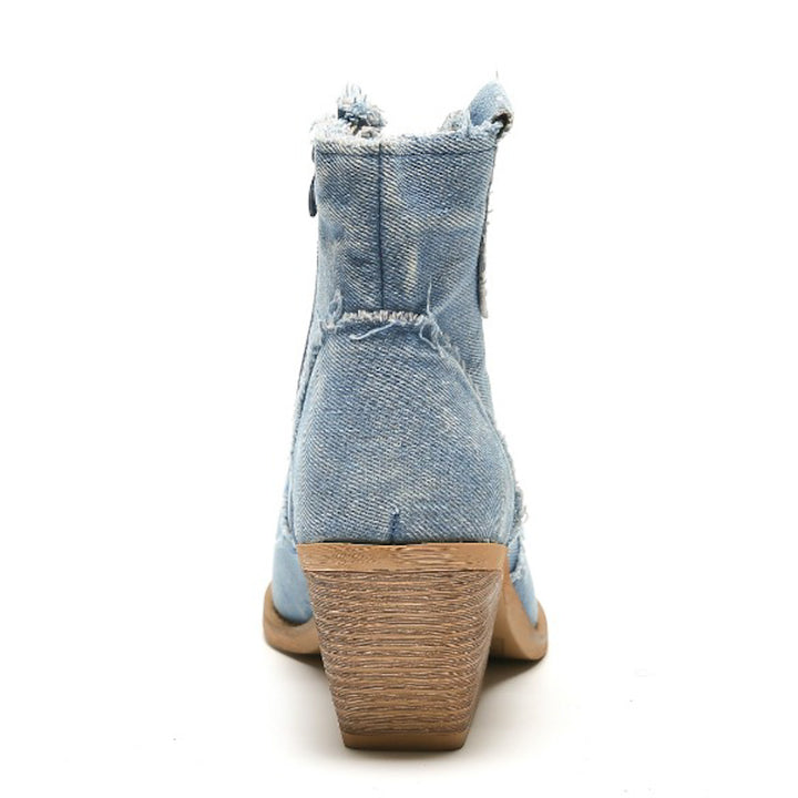 Smile Favorites Kurze Cowboystiefel Blaue Jeans